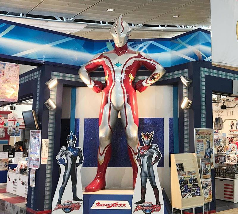 ウルトラマンメビウス 立像